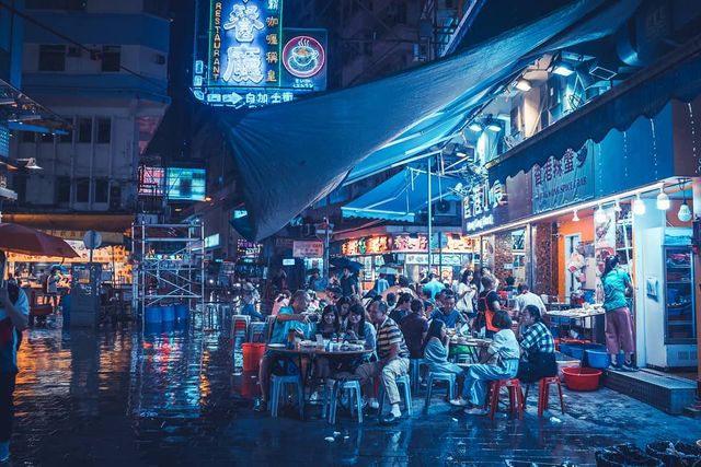 Нічна прогулянка Гонконгом, від якої важко відвести погляд: фото - фото 336541