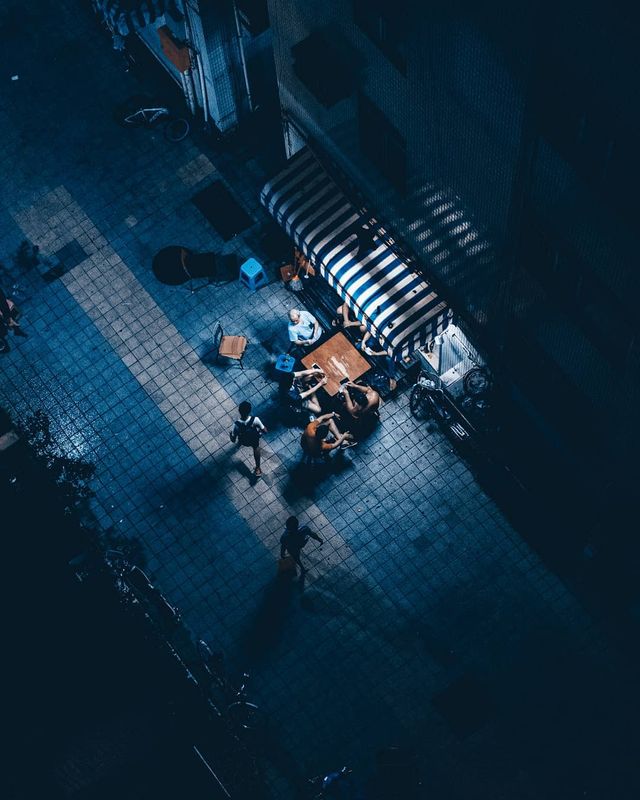 Нічна прогулянка Гонконгом, від якої важко відвести погляд: фото - фото 336542