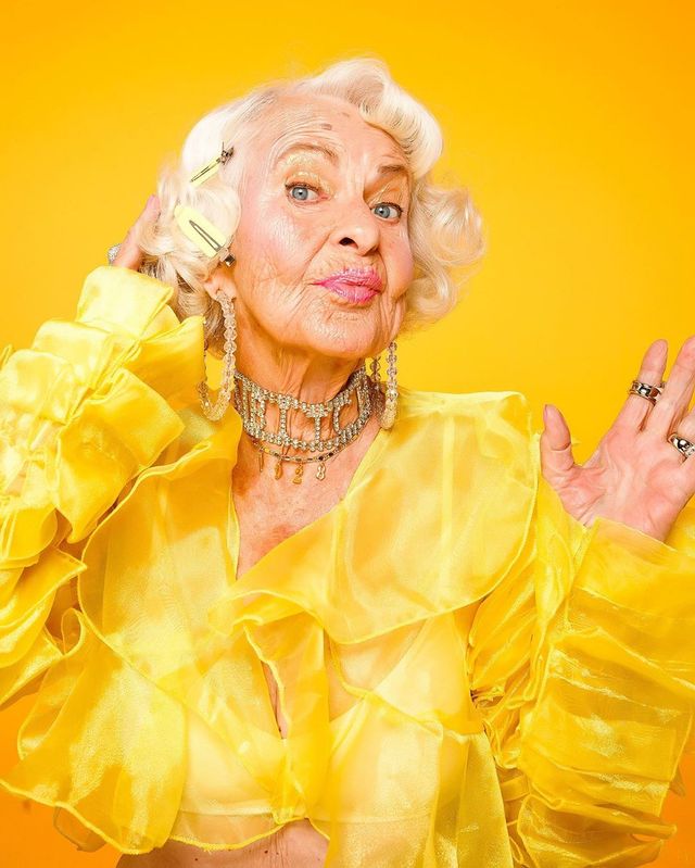 90-річна бабуся підкорила Instagram своїм виглядом - фото 336598