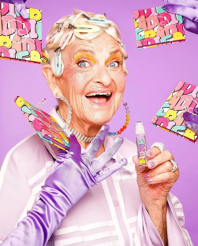 90-річна бабуся підкорила Instagram своїм виглядом - фото 336599