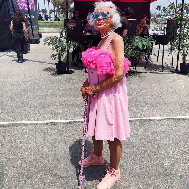 90-річна бабуся підкорила Instagram своїм виглядом - фото 336603