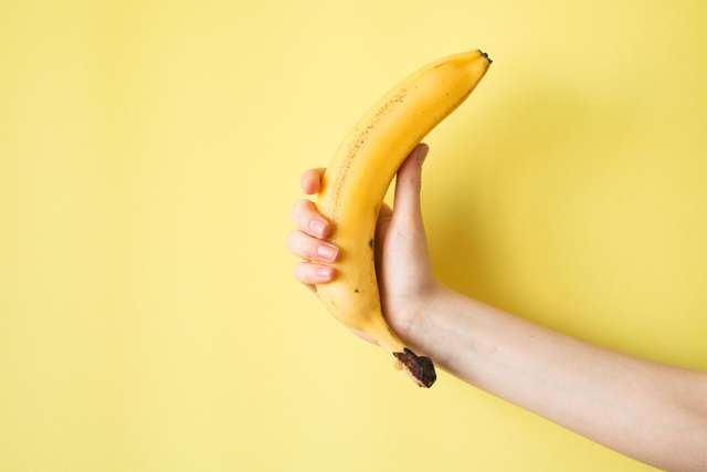 Банани можуть спровокувати сонливість - фото 336921