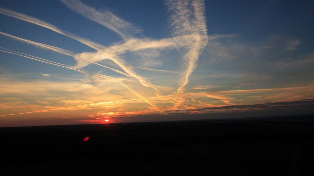 Як літаки впливають на атмосферу - фото 1