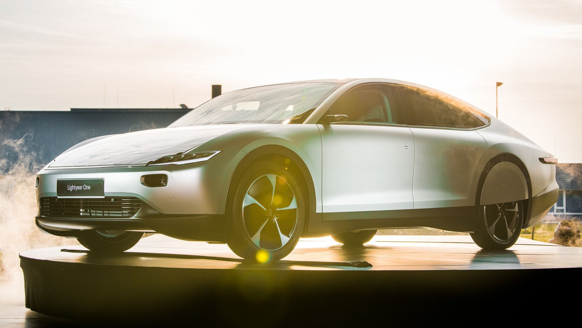 Голландці показали прототип "сонячного" електромобіля