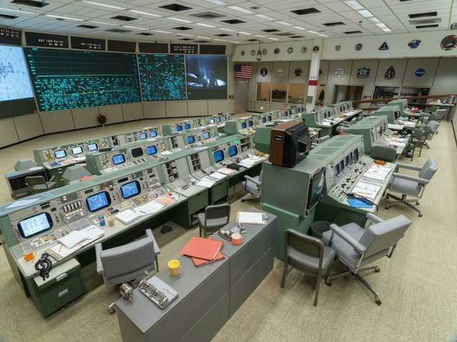 50 років потому: у NASA відновили центр управління польотами місії Аполлон - фото 337300