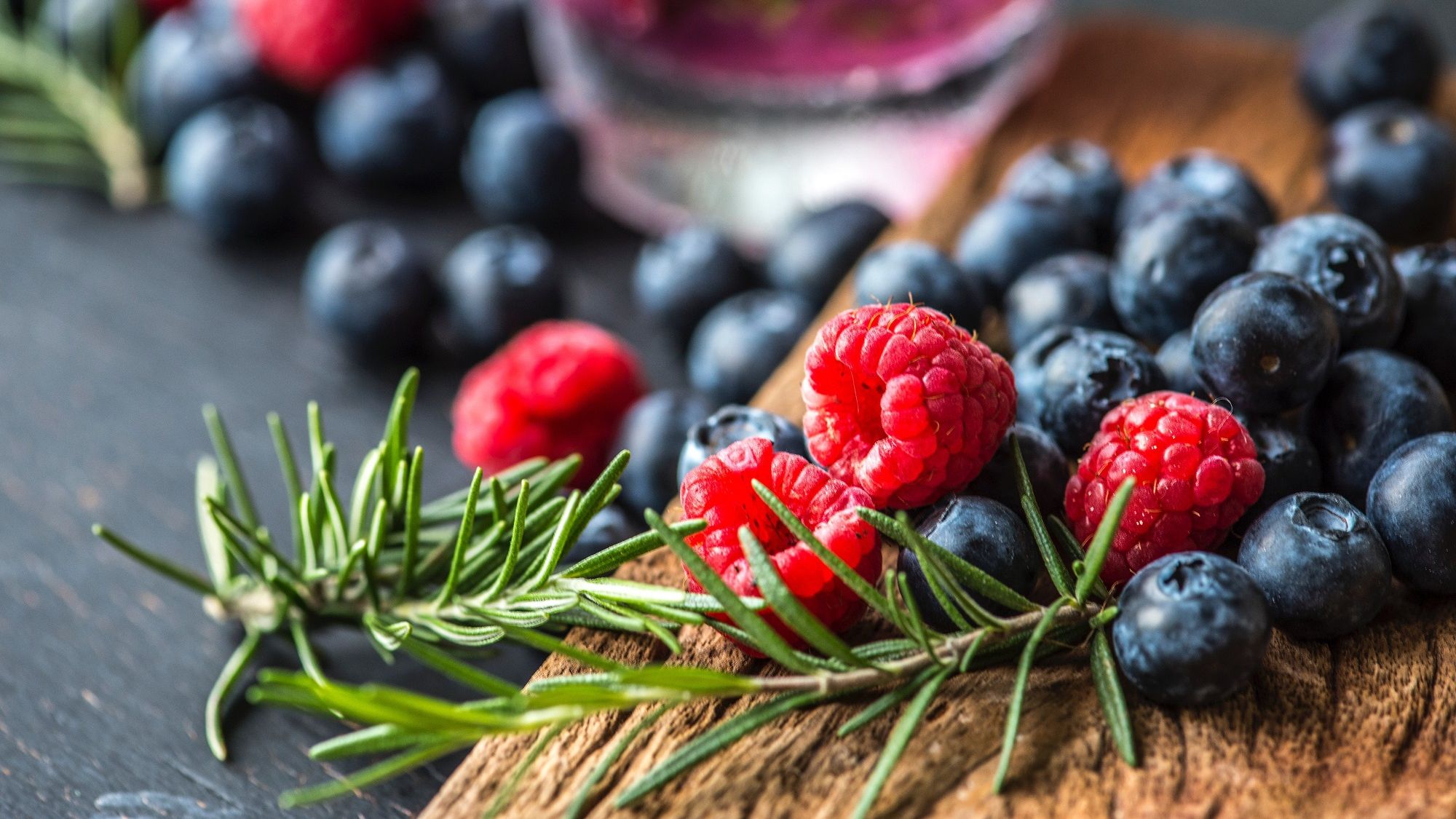 Уляна Супрун розповіла несподівану правду про популярні ягоди