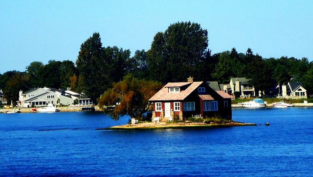 Так виглядає найменший населений острів світу - фото 337372