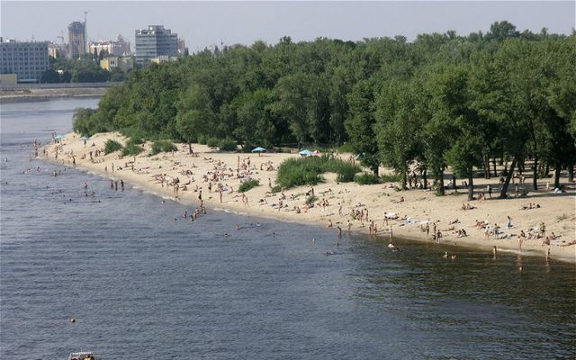 Пляжі Києва: найкращі водойми і відкриті басейни, де можна купатися влітку - фото 337425