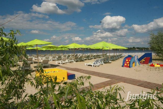 Пляжі Києва: найкращі водойми і відкриті басейни, де можна купатися влітку - фото 337430