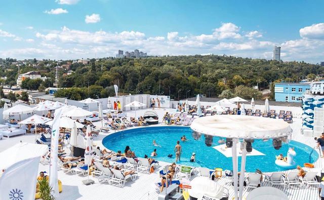 Пляжі Києва: найкращі водойми і відкриті басейни, де можна купатися влітку - фото 337434
