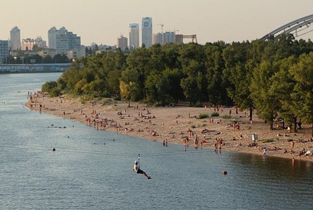 Пляжі Києва: найкращі водойми і відкриті басейни, де можна купатися влітку - фото 337437