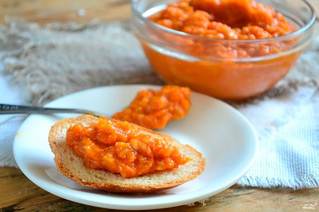 Кабачкова ікра на зиму: рецепти консервації в домашніх умовах - фото 337468