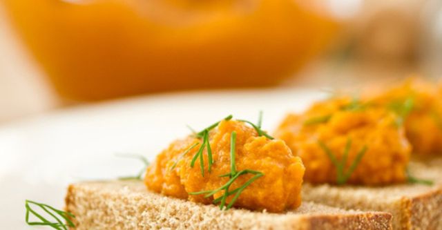 Кабачкова ікра на зиму: рецепти консервації в домашніх умовах - фото 337475