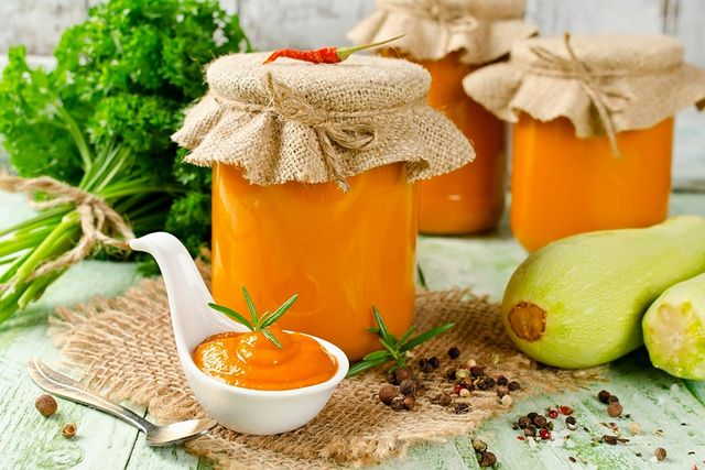 Кабачкова ікра на зиму: рецепти консервації в домашніх умовах - фото 337476