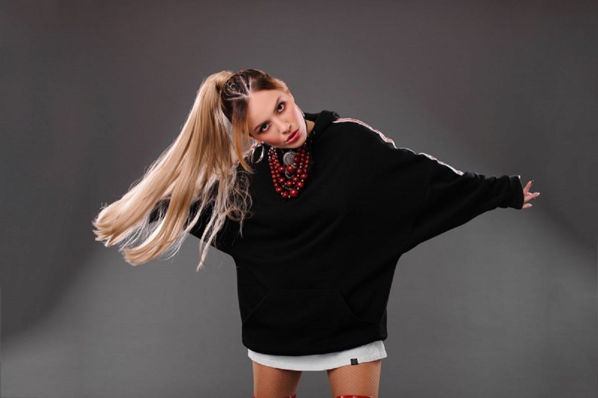 MamaRika – Проліски: новий яскравий кліп запалює мережу