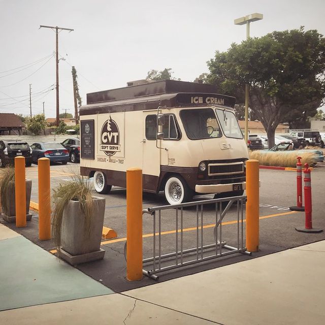 Продавець морозива у США оголосив війну блогерам - фото 337998