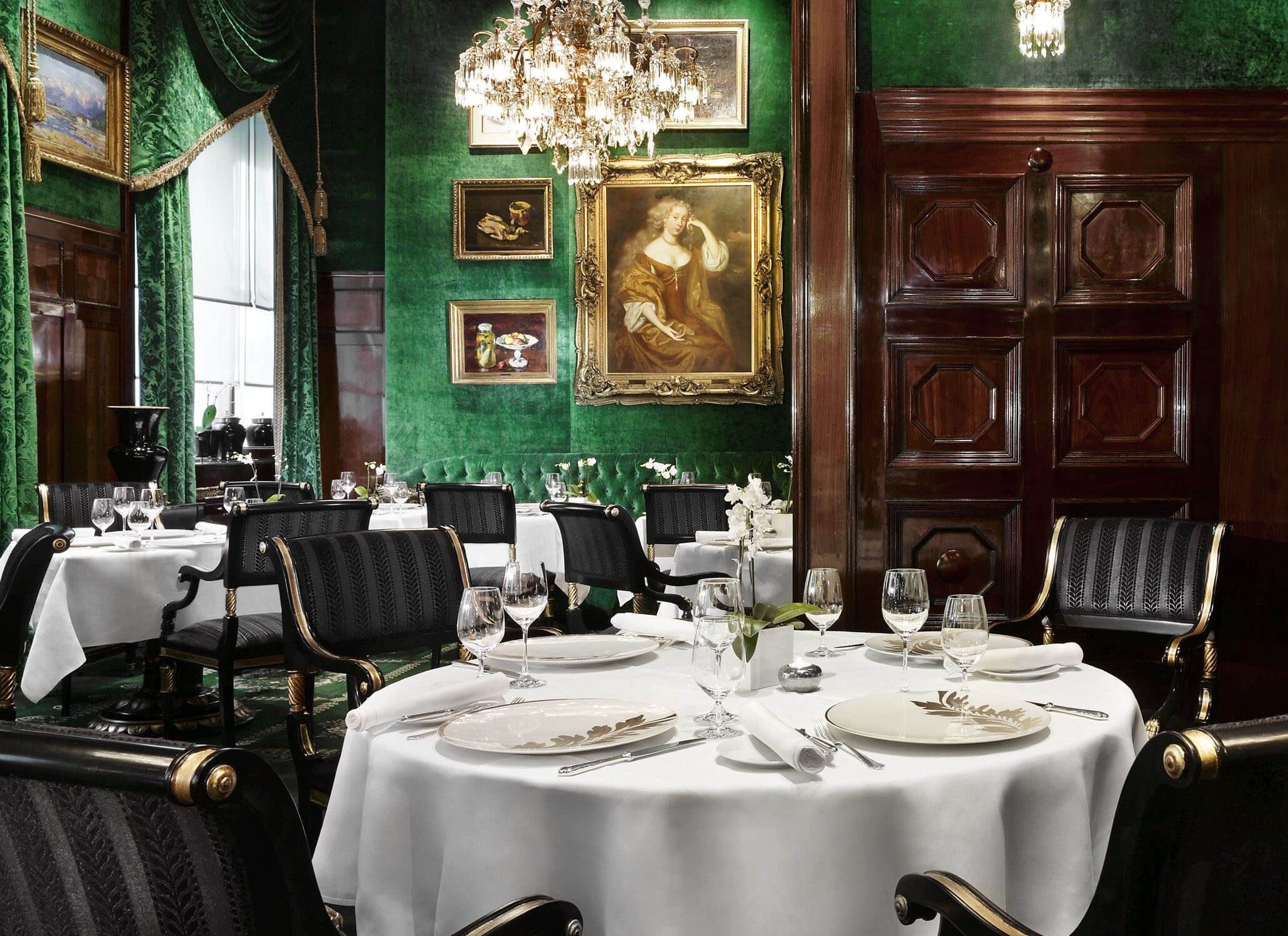 В Австрії заборонили курити в барах і ресторанах