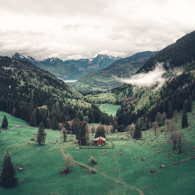 Режисер подорожує світом, надихаючи людей на мандри: захопливі фото - фото 338472