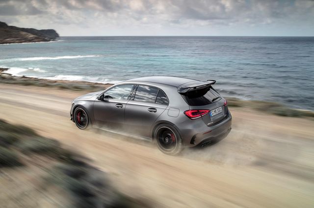 Mercedes показав 421-сильні хетчбек і седан - фото 338599