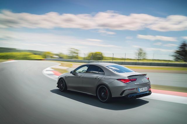 Mercedes показав 421-сильні хетчбек і седан - фото 338606