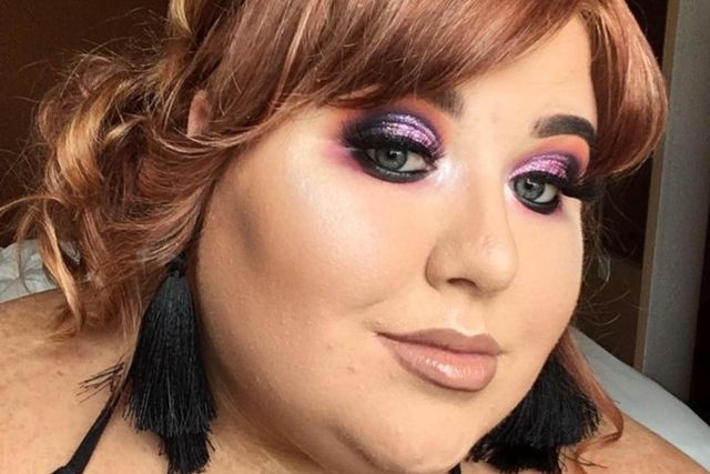 Дівчина перевіряла на собі автозасмагу і дуже про це пошкодувала - фото 338766