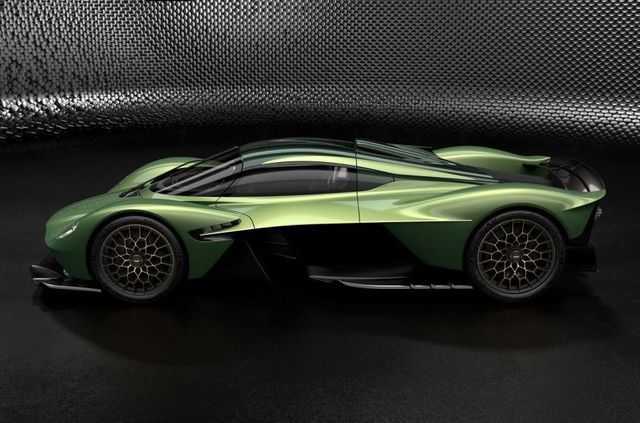 Попит на гіперкар Aston Martin Valkyrie у шість разів перевищив тираж - фото 338777