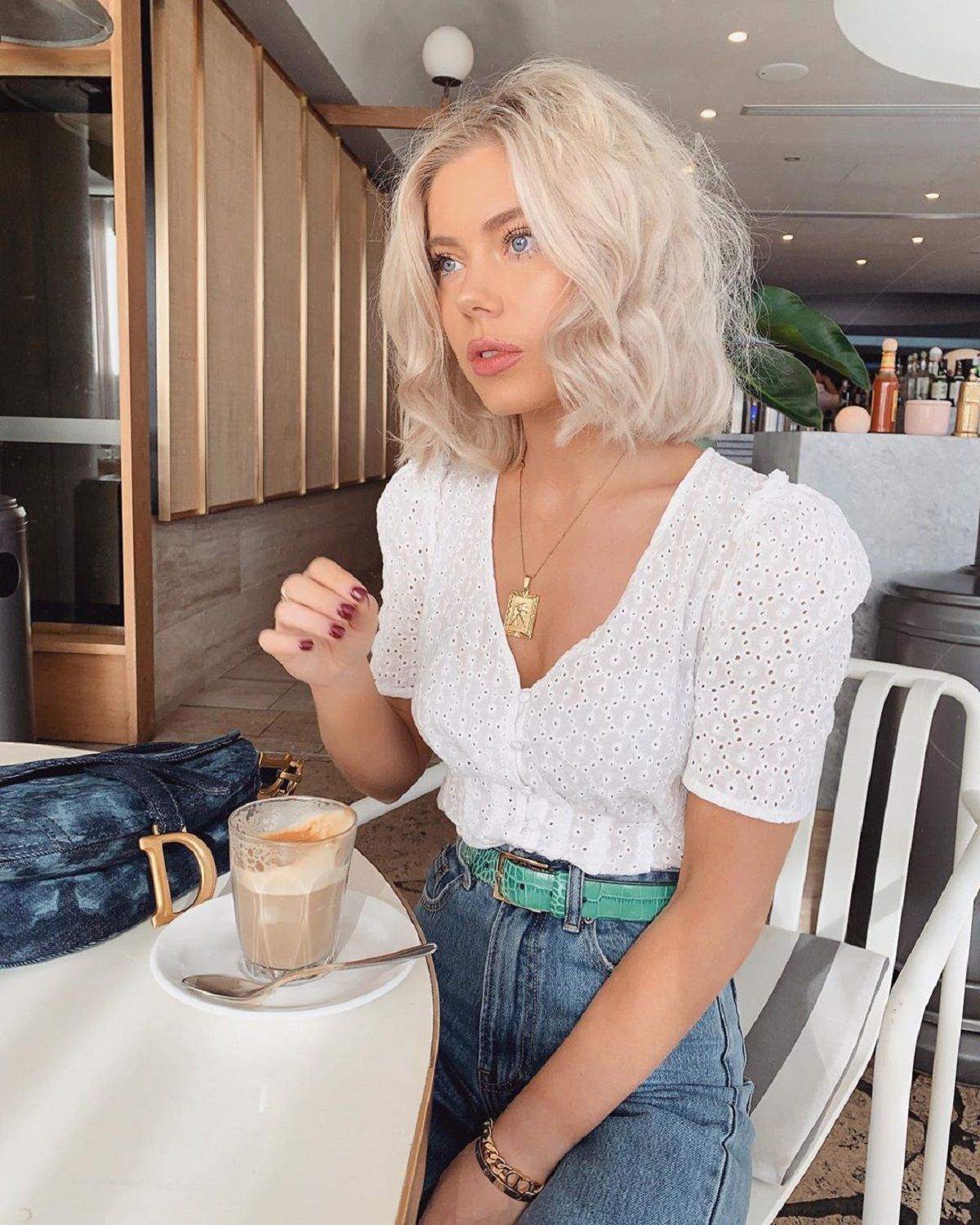 Австралійська блогерка показала звабливі форми на Балі