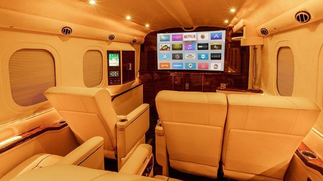 З пікапа зробили розкішний офіс на колесах - фото 338892