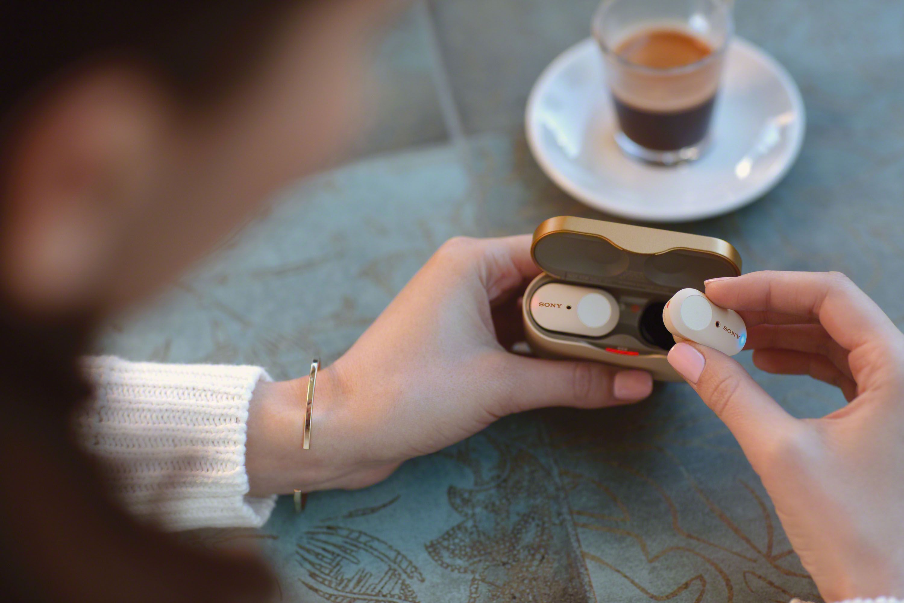 24 години автономності: Sony представила стильних конкурентів AirPods