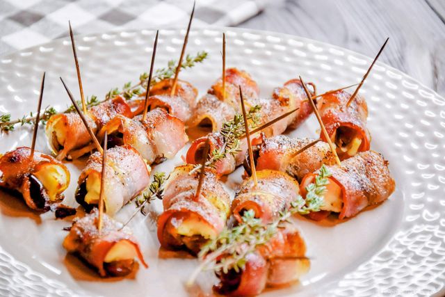 Фініки у беконі- фото 339008