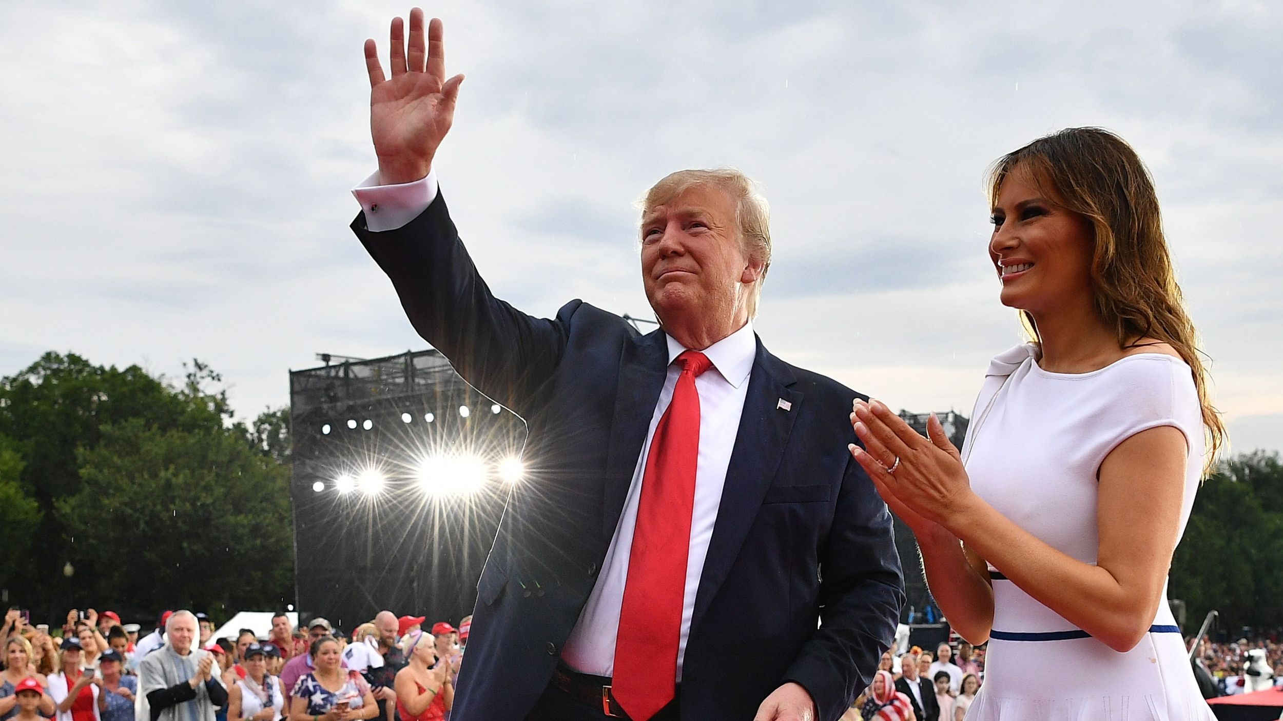 Меланія Трамп вийшла до американців у День незалежності без білизни - фото 1