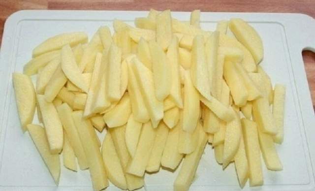 Простий рецепт картоплі фрі без краплі жиру - фото 339099