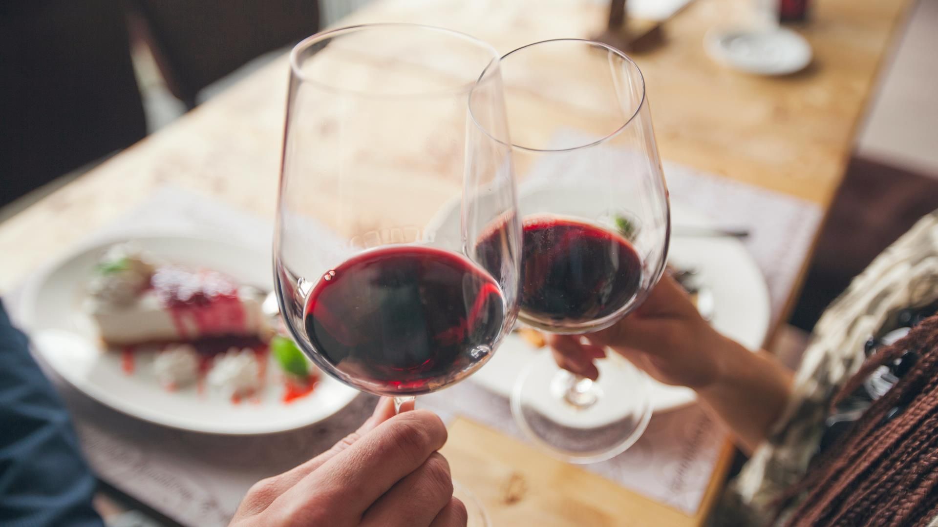 Лікарі не рекомендують "лікуватися" алкоголем - фото 1