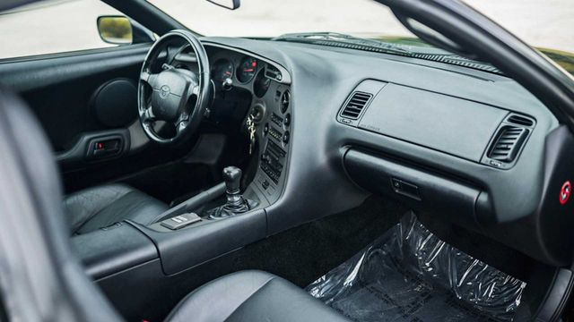 Унікальну Toyota продають за 89 тисяч доларів - фото 339373