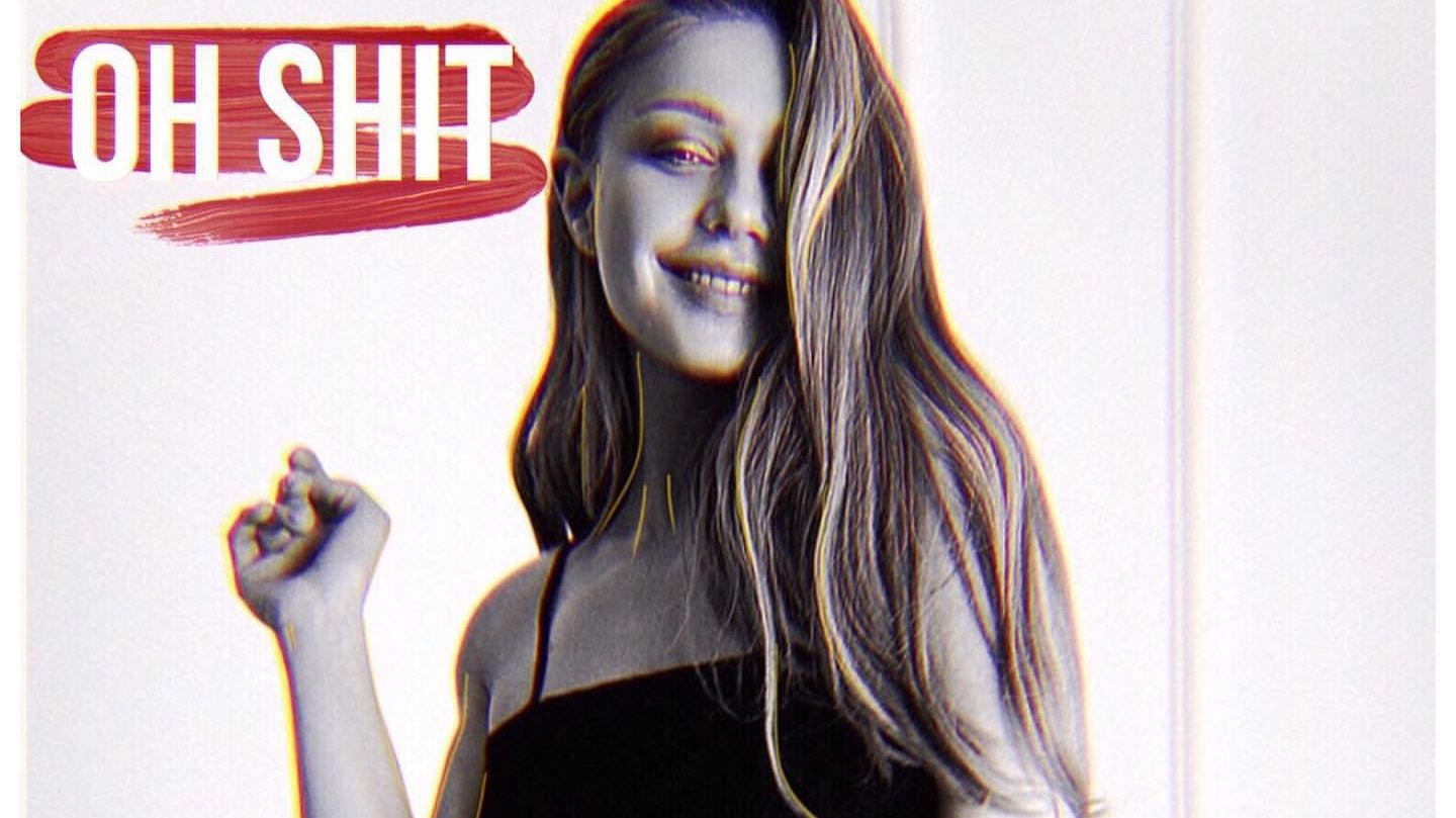 Тіна Кароль засвітила пишні груди у малесенькому топі