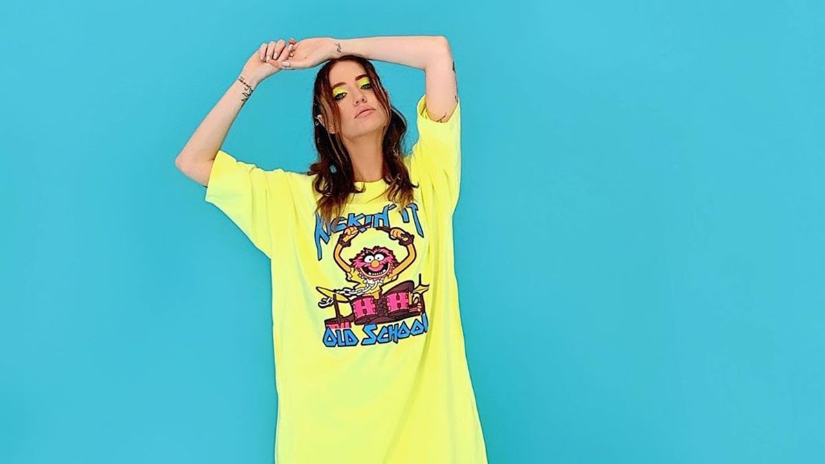 Лише у футболці: Надя Дорофєєва вразила ефектним образом