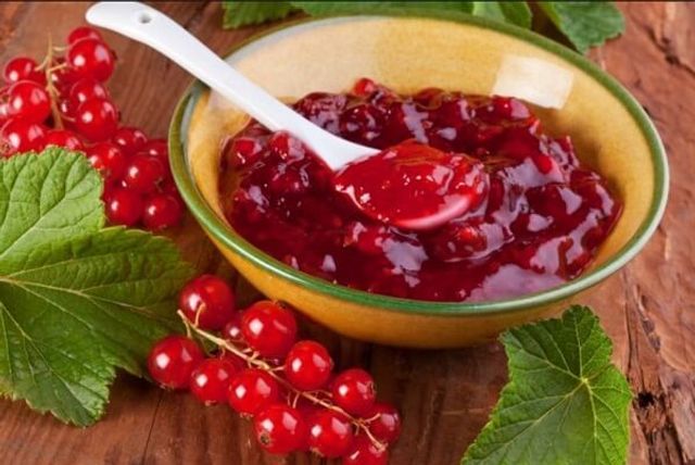 Варення з порічок: рецепти, як приготувати джем з червоної смородини - фото 340576