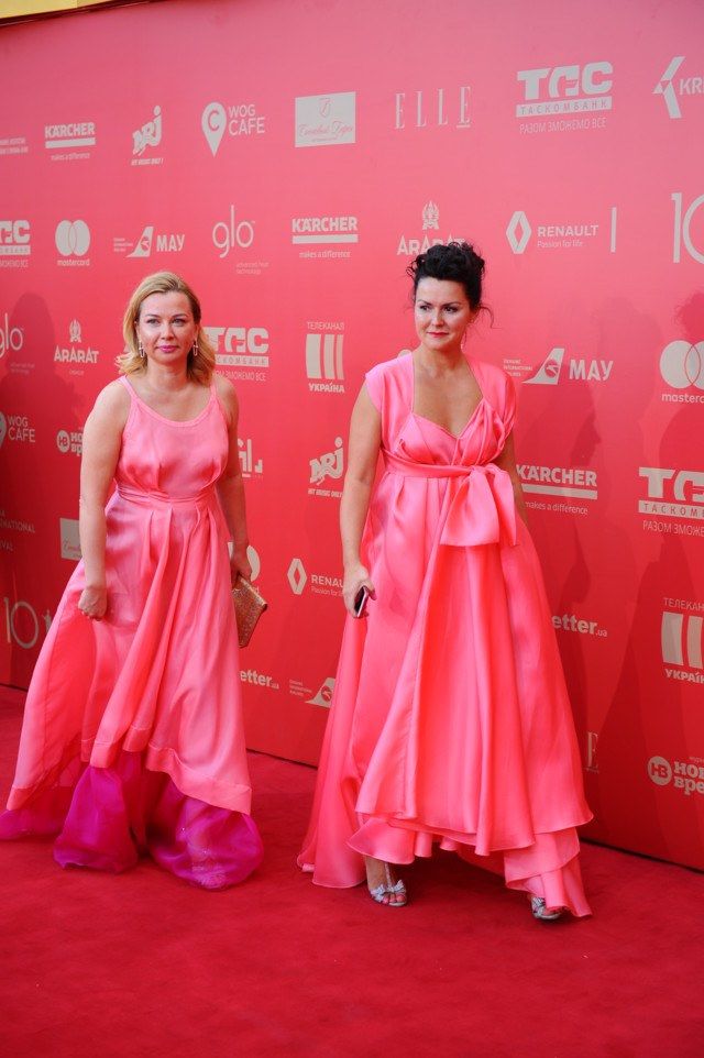 Одеський кінофестиваль 2019: найзашкварніші образи зірок на червоній доріжці - фото 340598