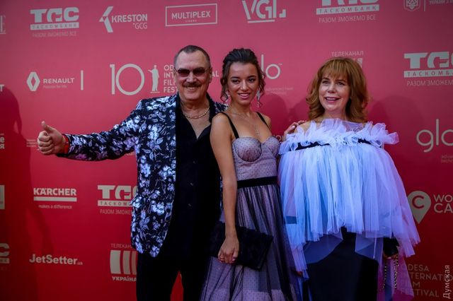 Одеський кінофестиваль 2019: найзашкварніші образи зірок на червоній доріжці - фото 340601