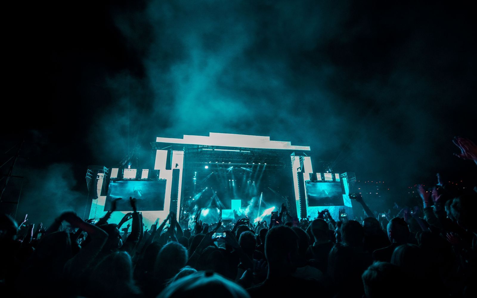 Потужна лірика на Atlas Weekend у виконанні Сергія Бабкіна, Один в каное та Сплін