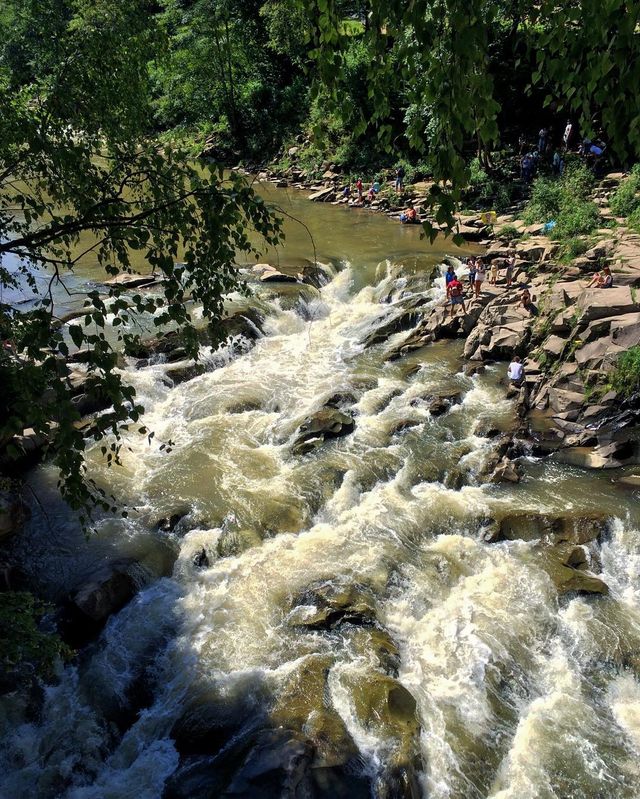 ТОП-10 водоспадів в Україні, які варто побачити на власні очі - фото 340917