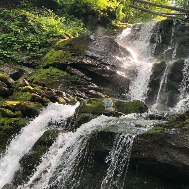 ТОП-10 водоспадів в Україні, які варто побачити на власні очі - фото 340928
