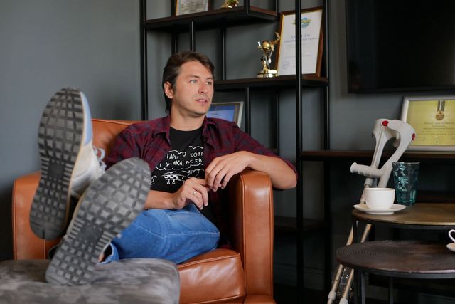 Притула про політику і зламану ногу - фото 340962