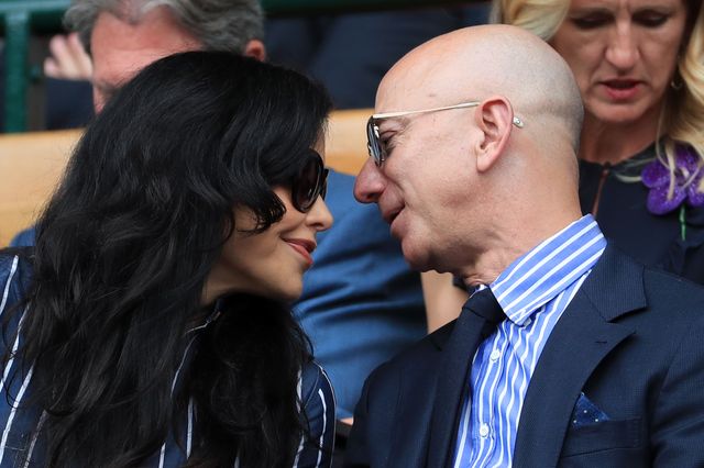 Найбагатшого холостяка планети помітили з новою пасією - фото 340970