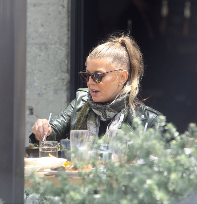 44-річна Fergie здивувала шанувальників своїм виглядом - фото 341158