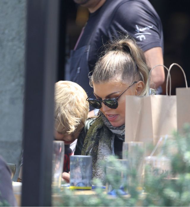 44-річна Fergie здивувала шанувальників своїм виглядом - фото 341159