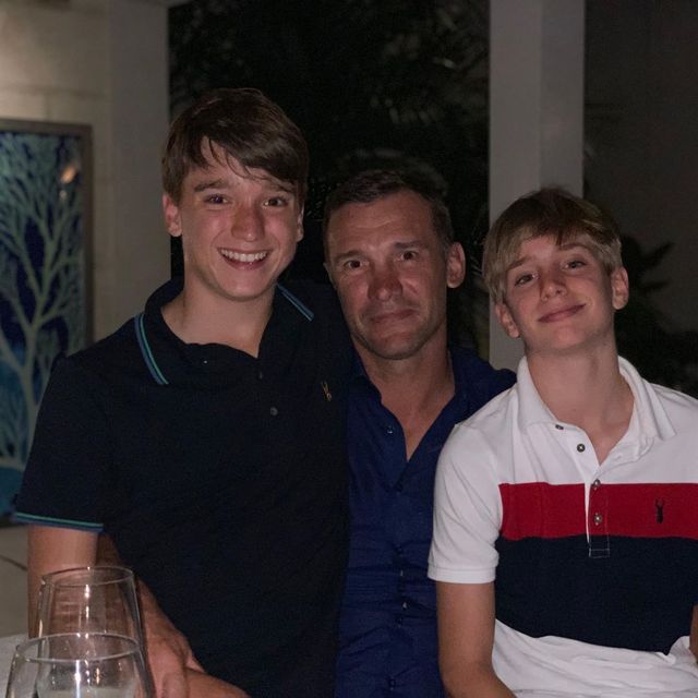 Шевченко з синами - фото 341316