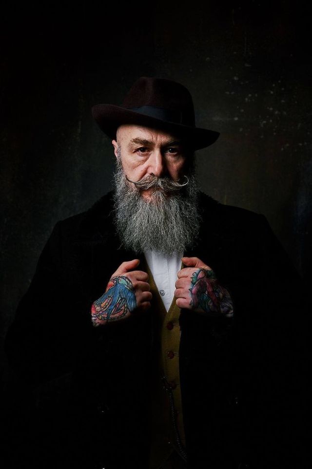 Robert Pugh - фото 341539