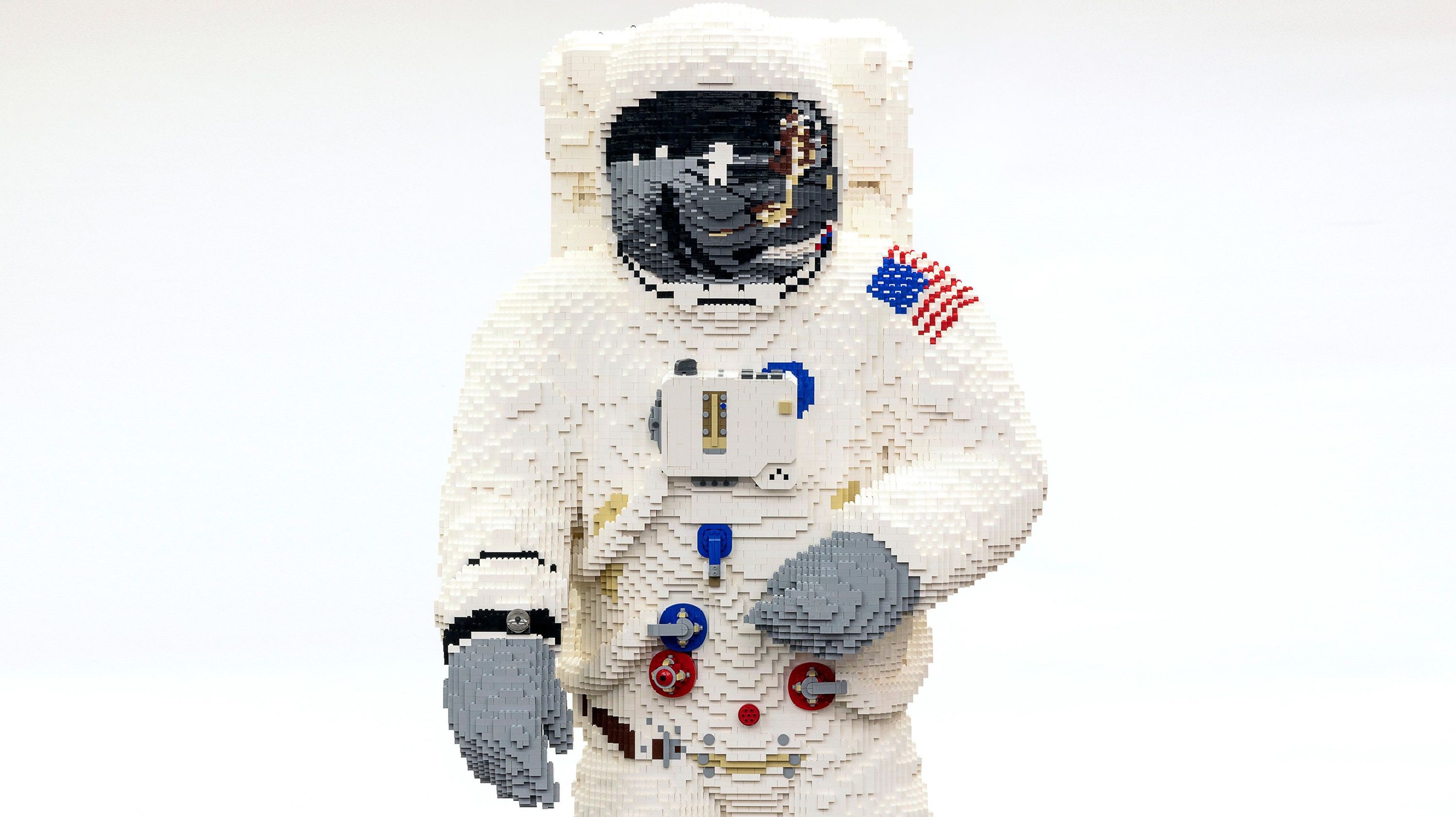 У повний зріст: з LEGO склали фігуру астронавта NASA