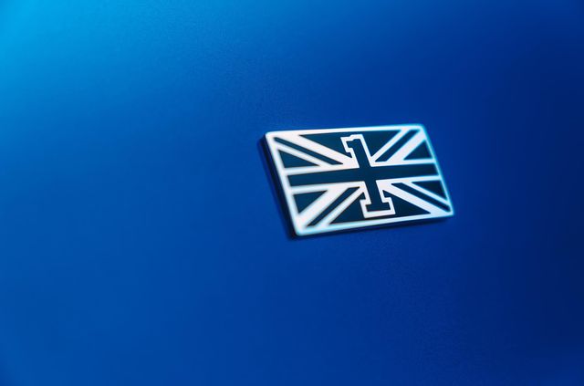 Ексклюзивний варіант нового Bentley Flying Spur продадуть на аукціоні - фото 342050